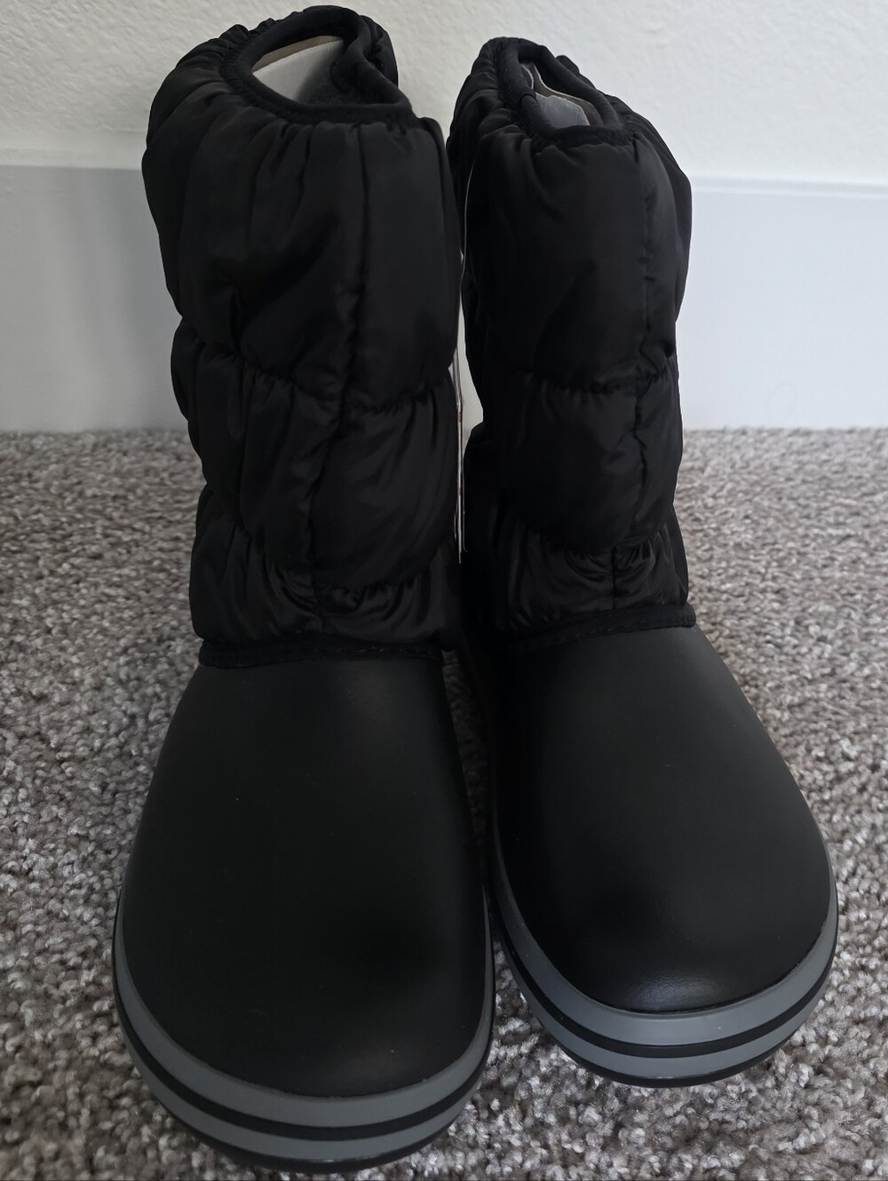 CROCS Women's Black/Charcoal Winter Puff Boot (NWT)